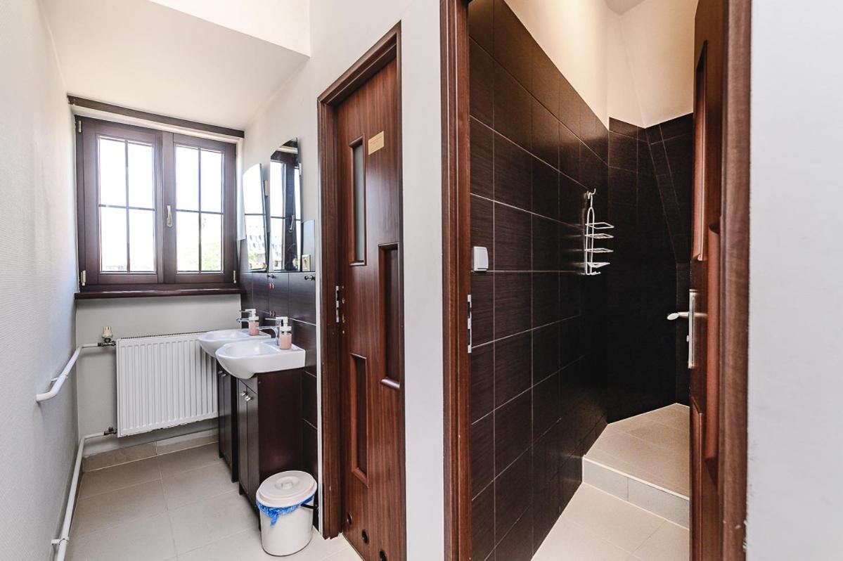 MoHo E Hostel Wrocław Buitenkant foto